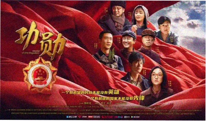 黄姚古镇石板街巷两侧的灯箱与招牌细节